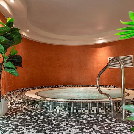 Le Mauritia Hotel Et Spa Pornic Bagian luar foto