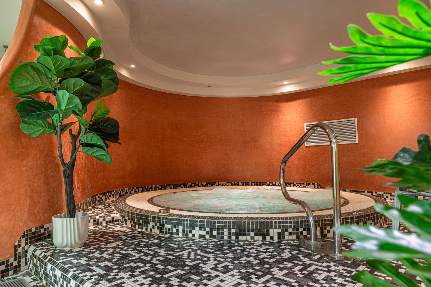 Le Mauritia Hotel Et Spa Pornic Bagian luar foto